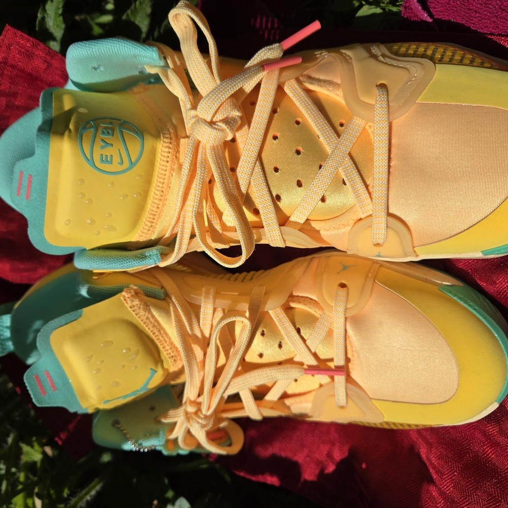 Nike Air Jordan 37 Low 'Freshly Squeezed' EYBL SZ 9 EUC           (BIN 006)